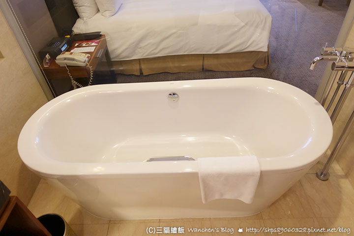 越南住宿 西河內皇冠假日酒店
